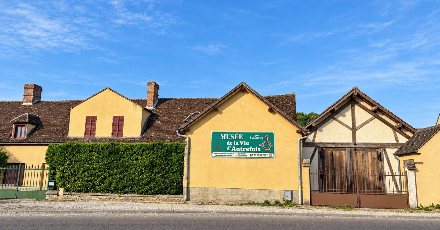 The Museum Holds Its Bazaar – A 104th Life-Size Scene!